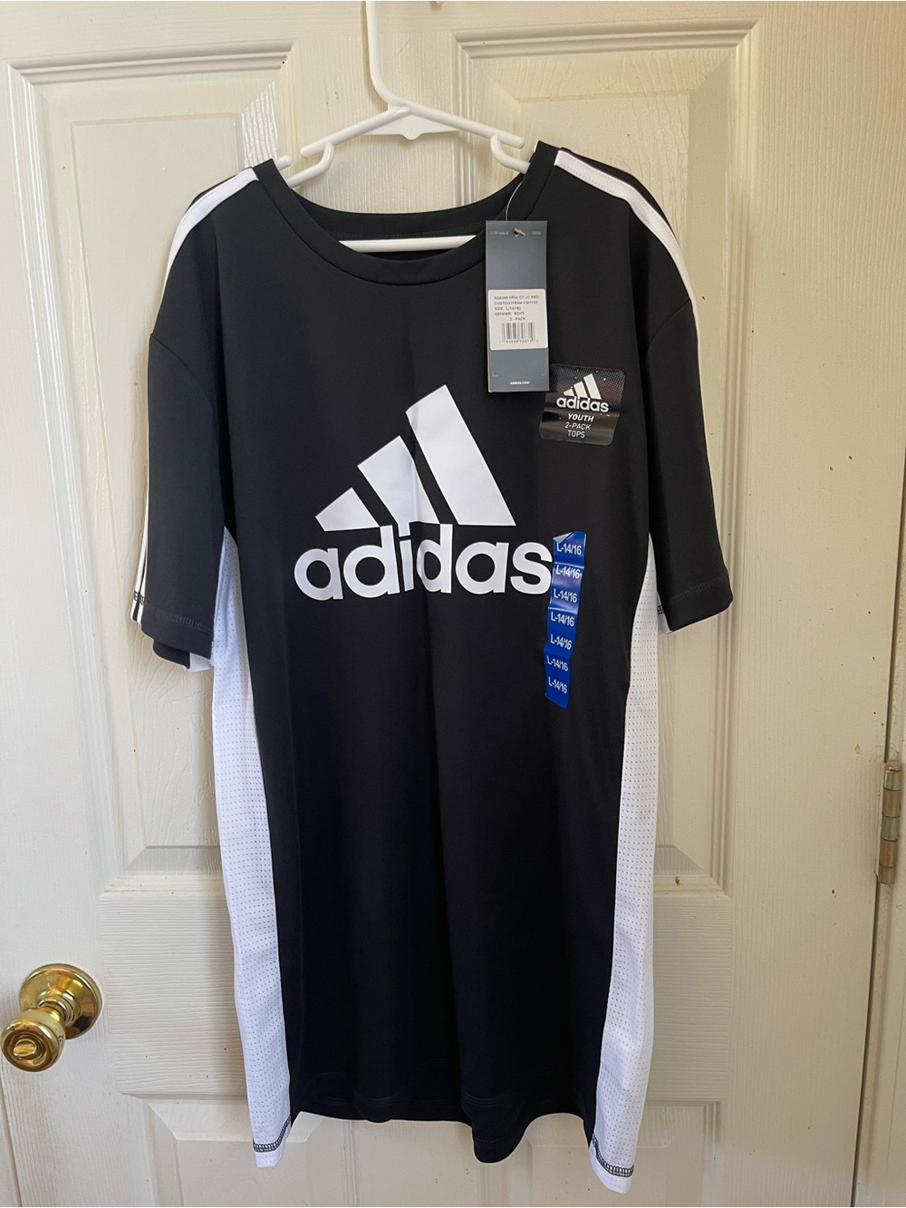 Boys adidas Size 14-16 Black and White Crewneck Performance Tee (New)